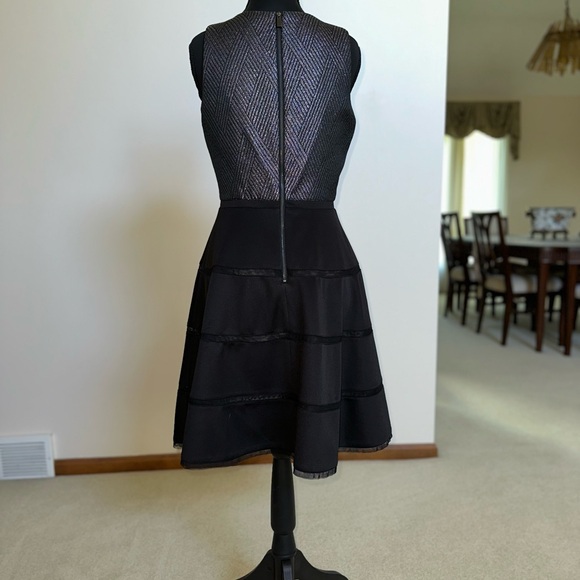 Vince Camuto Black Sleeveless Midi Dress - Picture 2 of 11